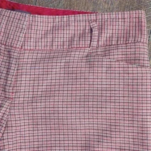 Women's The Limited dark pink plaid shorts size 6 - Picture 2 of 5
